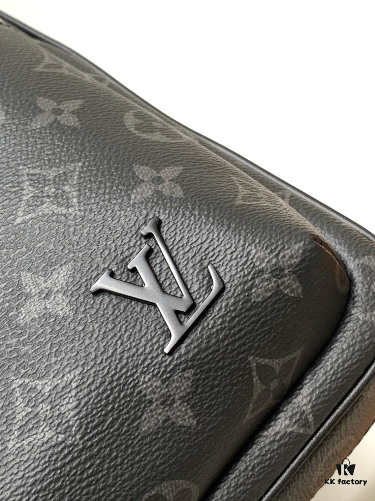 69305c70f09edb6de4c4fdb7 Top Quality Original M46327 Black Flower Avenue Shoulder Bag Made from Damier Graphite Canvas