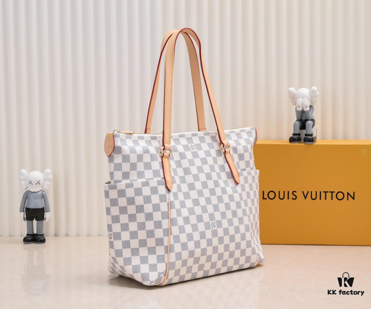 Exclusive Real-Shot - Upgraded Version‼️ LV Louis Vuitton M56689 Dual-Sided Color-Changing Yellow Leather, Original Mold, Premium Quality 👠👠