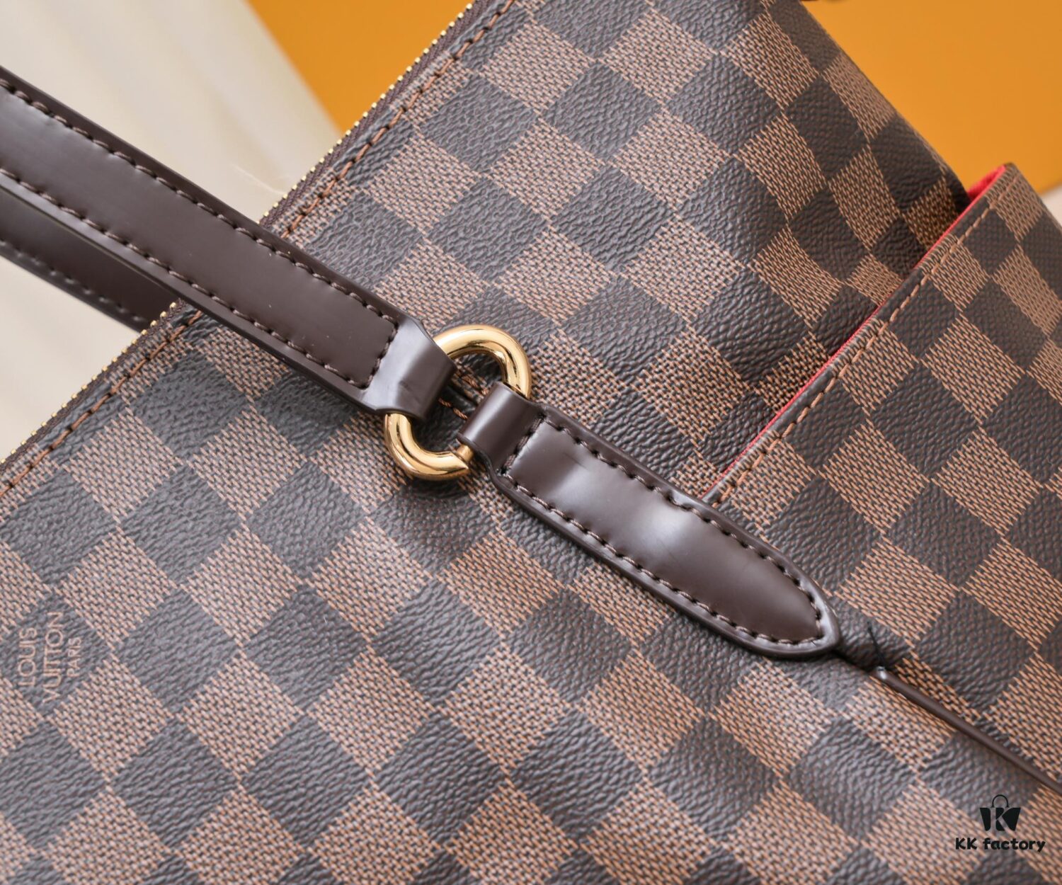 Exclusive Real Shot - Upgraded Version‼️ Double-Sided Color-Changing Yellow Leather, High Quality, Highly Acclaimed LV Louis Vuitton M56689, Original Mold Design