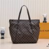 Exclusive Real Shot - Upgraded Version‼️ Double-Sided Color-Changing Yellow Leather, High Quality, Highly Acclaimed LV Louis Vuitton M56689, Original Mold Design