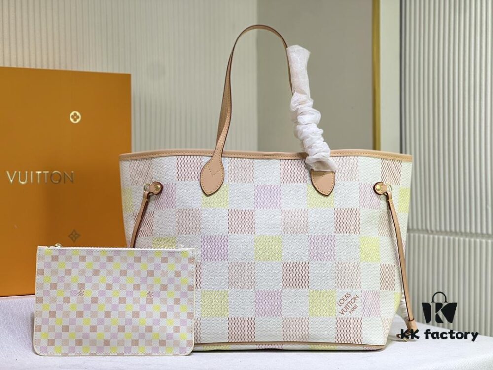 M40995 Medium Shopping Bag 💋💋 Louis Vuitton New Neverfull, A Fresh Take on a Classic Handbag