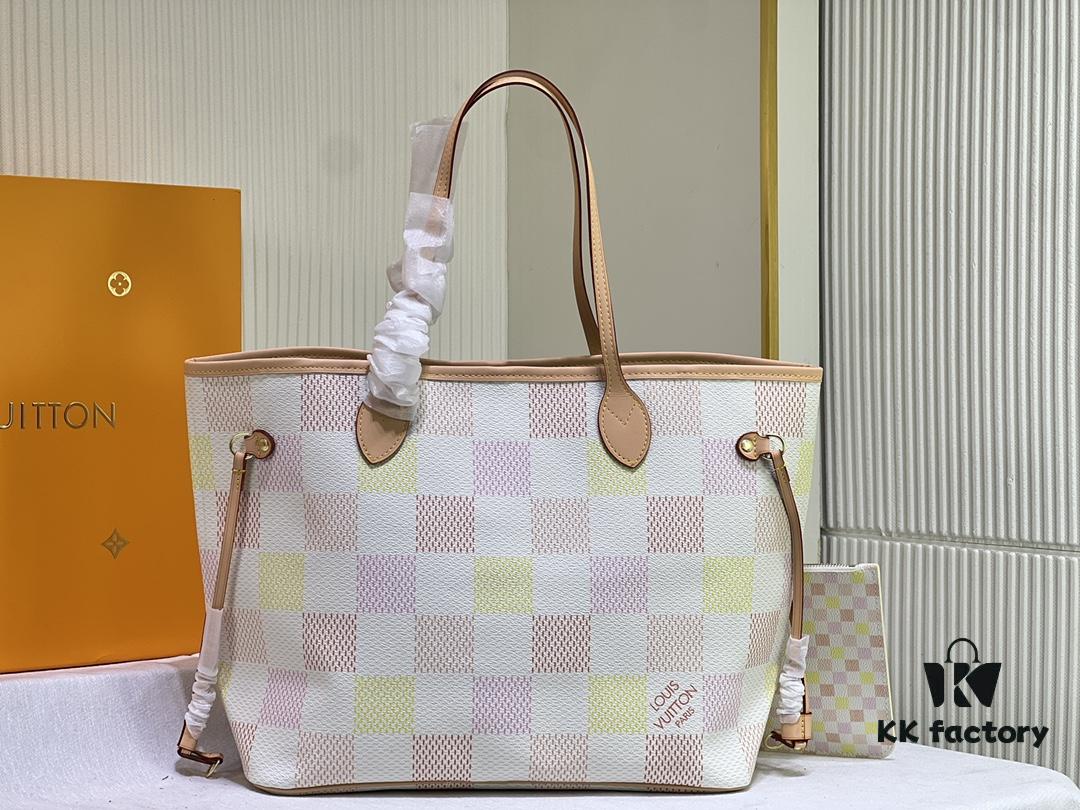 M40995 Medium Shopping Bag 💋💋 Louis Vuitton New Neverfull, A Fresh Take on a Classic Handbag