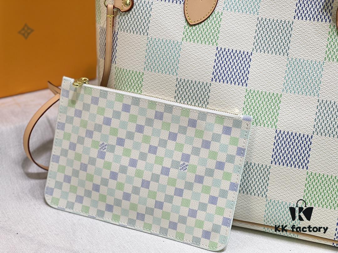 M40995 Medium Shopping Bag 💋💋 Louis Vuitton New Neverfull, A Fresh Take on a Classic Handbag