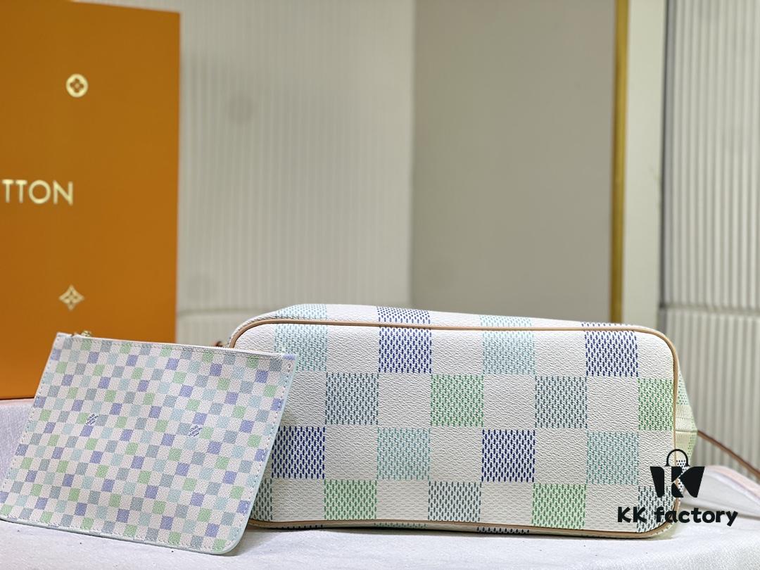 M40995 Medium Shopping Bag 💋💋 Louis Vuitton New Neverfull, A Fresh Take on a Classic Handbag