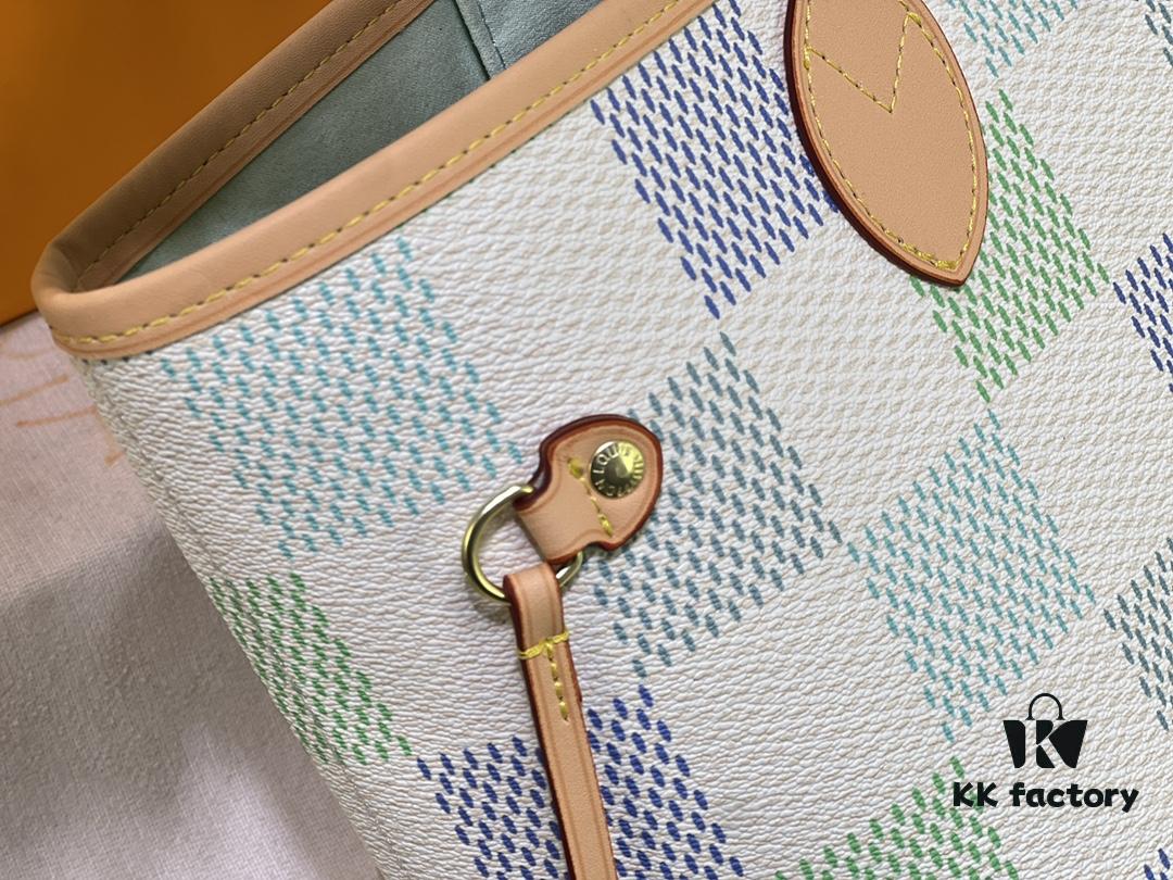 M40995 Medium Shopping Bag 💋💋 Louis Vuitton New Neverfull, A Fresh Take on a Classic Handbag