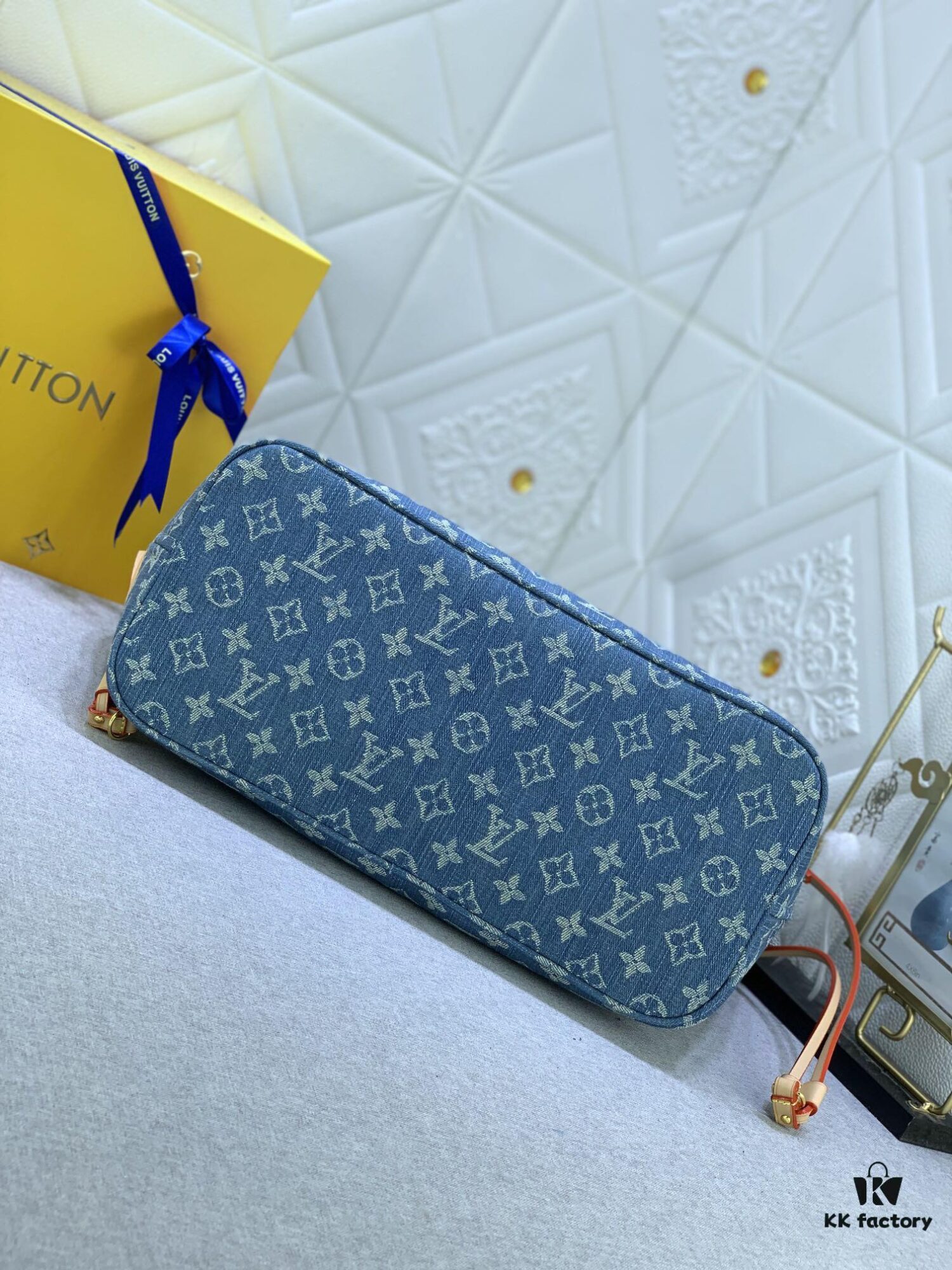Upgraded Original M40995 Medium Denim Jacquard Shopping Tote 💋💋 Louis Vuitton New Neverfull - A Fresh Interpretation of the Iconic Bag