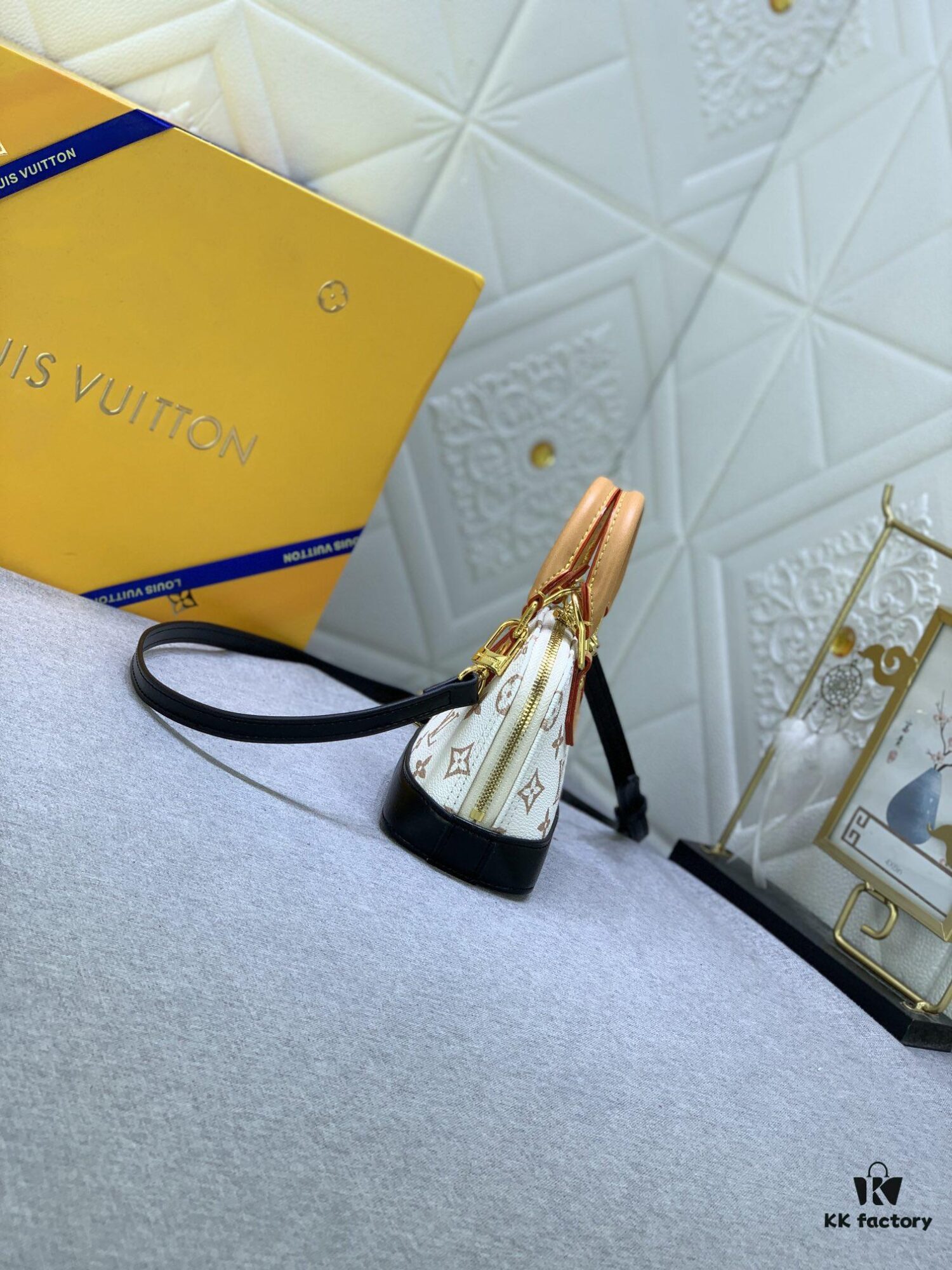 Upgraded Original 【Louis Vuitton Alma Nano Shell Bag】M82717 Monogram M46895 White Flower