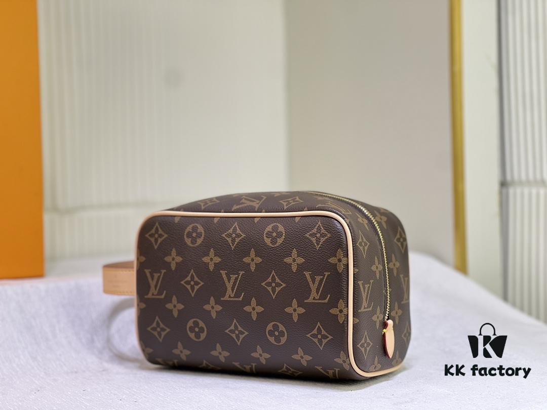 Exclusive Real Photo M83113 Black Flower M83112 Aged Flower Brand New Locker Dopp Kit