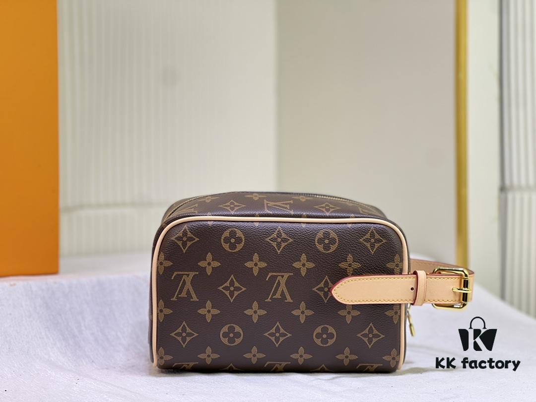 Exclusive Real Photo M83113 Black Flower M83112 Aged Flower Brand New Locker Dopp Kit