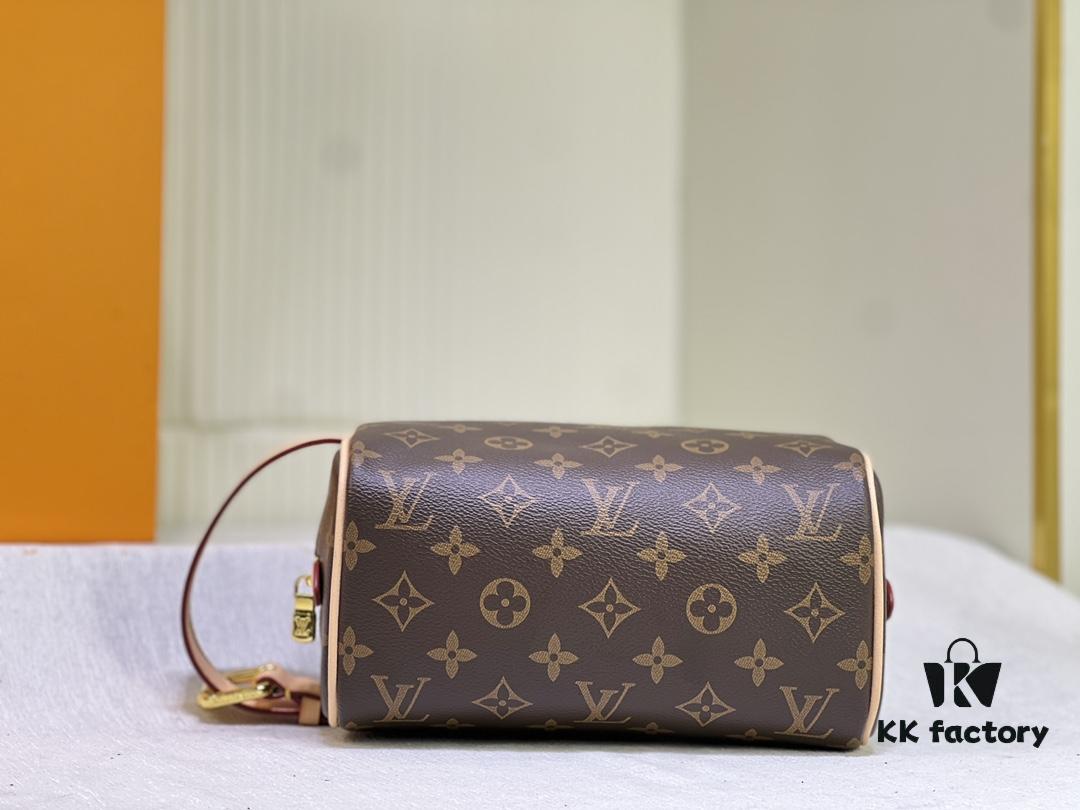 Exclusive Real Photo M83113 Black Flower M83112 Aged Flower Brand New Locker Dopp Kit