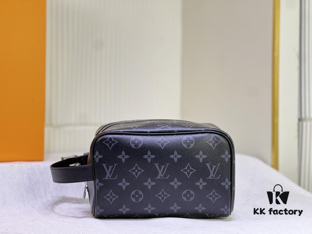 Exclusive Real Shot M83113 Black Flower M83112 Aged Flower Brand New Locker Dopp Kit