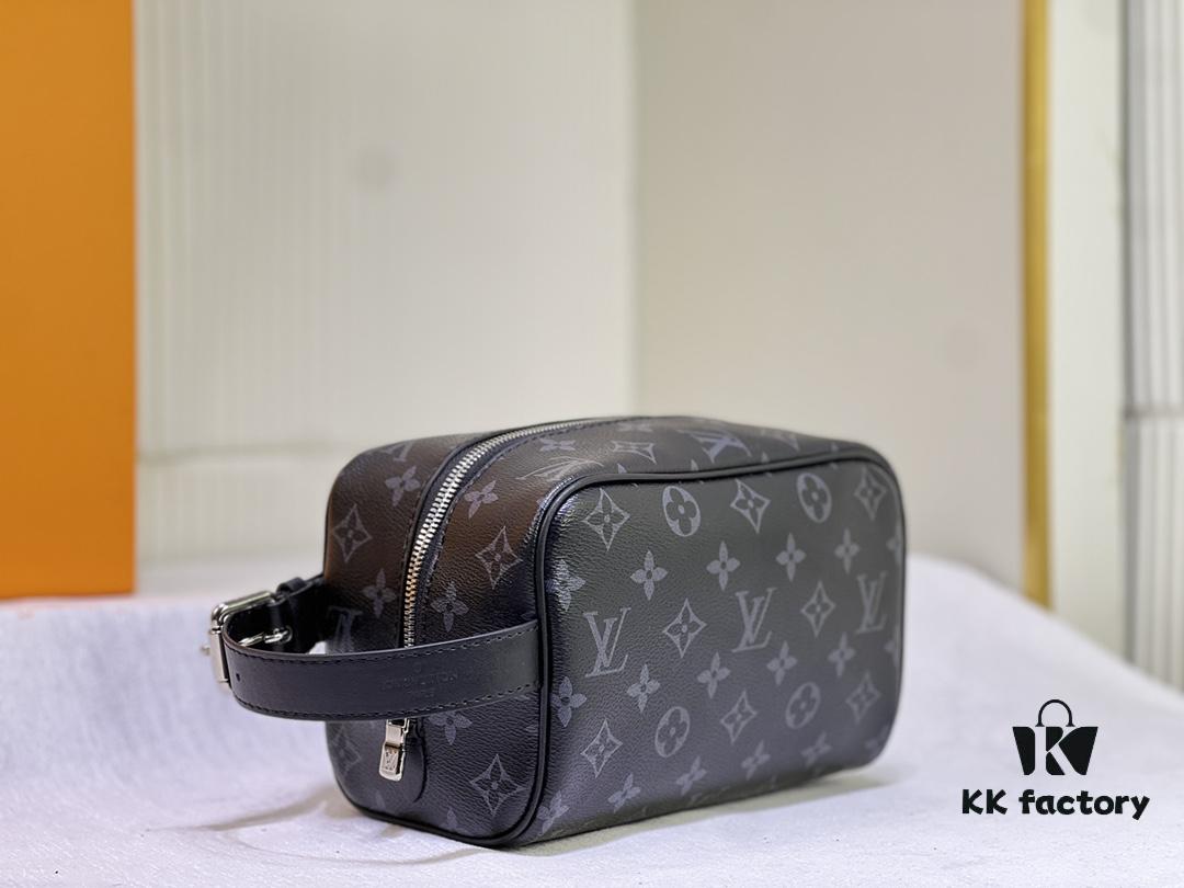 Exclusive Real Shot M83113 Black Flower M83112 Aged Flower Brand New Locker Dopp Kit