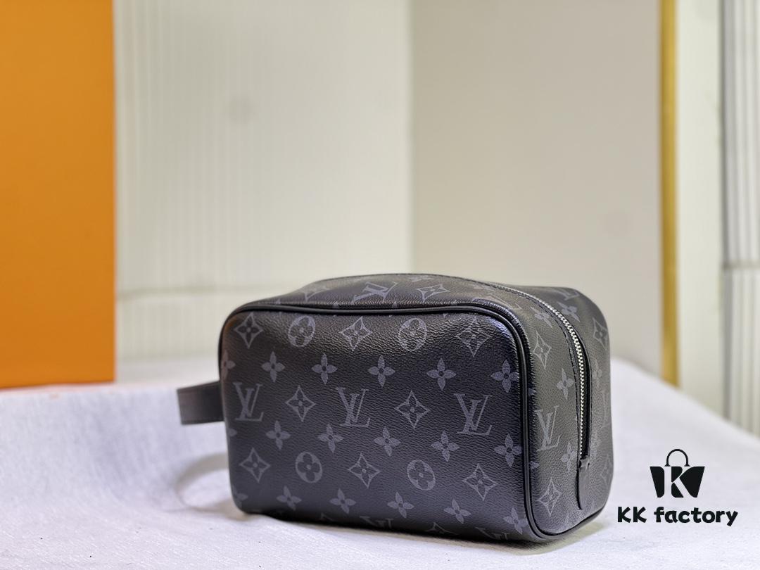 Exclusive Real Shot M83113 Black Flower M83112 Aged Flower Brand New Locker Dopp Kit