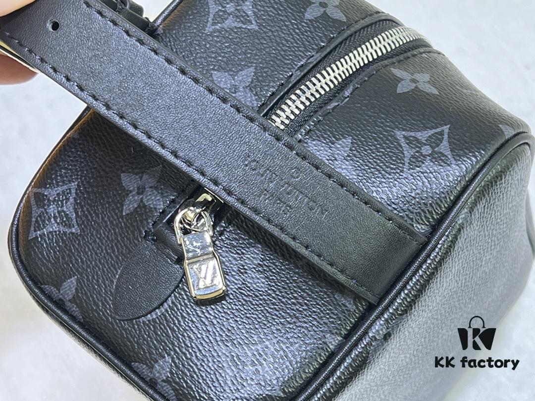 Exclusive Real Shot M83113 Black Flower M83112 Aged Flower Brand New Locker Dopp Kit