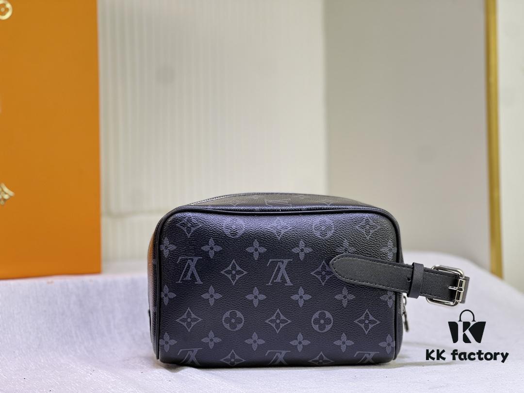 Exclusive Real Shot M83113 Black Flower M83112 Aged Flower Brand New Locker Dopp Kit