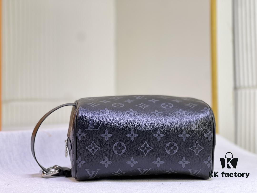 Exclusive Real Shot M83113 Black Flower M83112 Aged Flower Brand New Locker Dopp Kit