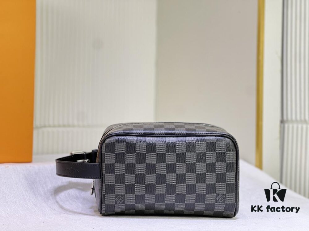 Exclusive Real Photo M83113 Black Flower M83112 Aged Flower Brand New Locker Dopp Kit