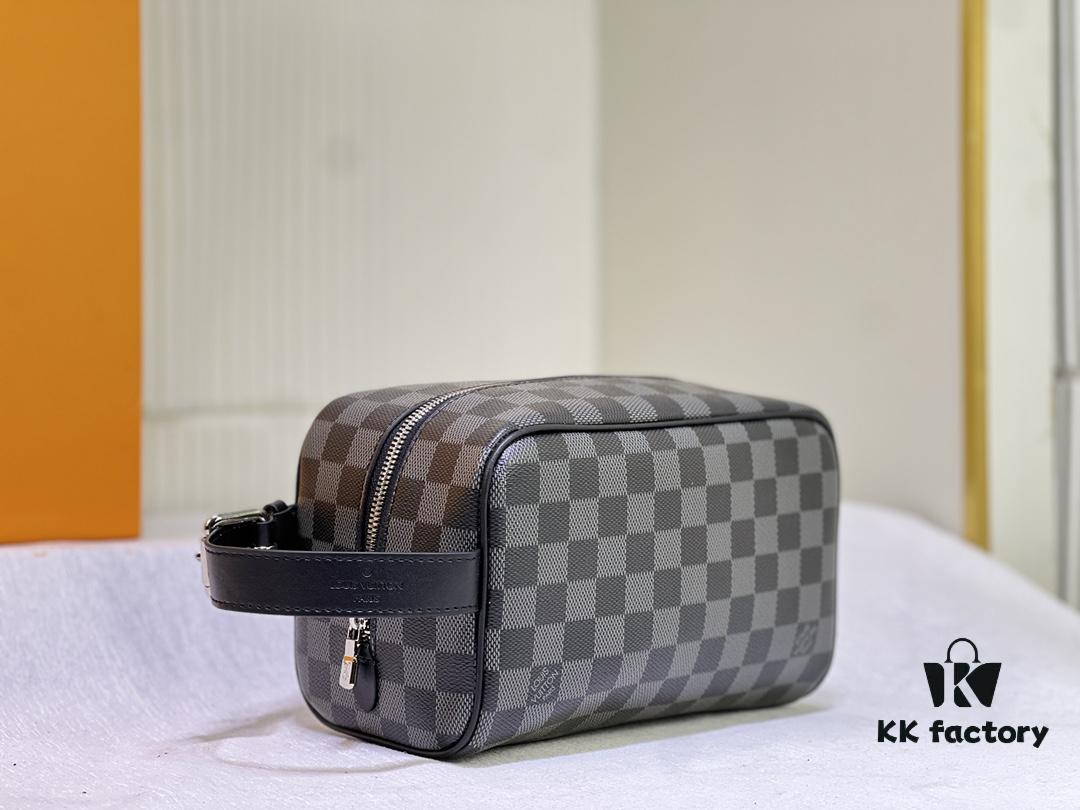 Exclusive Real Photo M83113 Black Flower M83112 Aged Flower Brand New Locker Dopp Kit