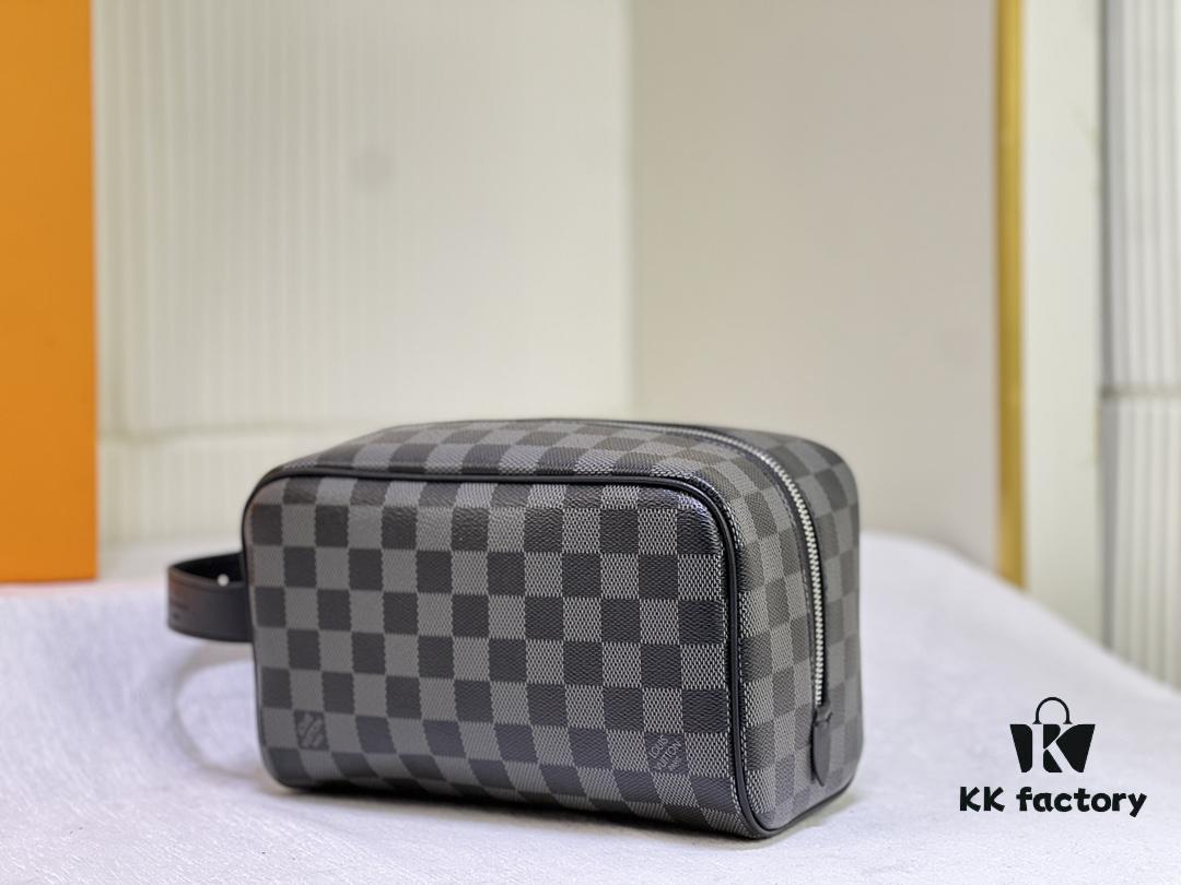 Exclusive Real Photo M83113 Black Flower M83112 Aged Flower Brand New Locker Dopp Kit