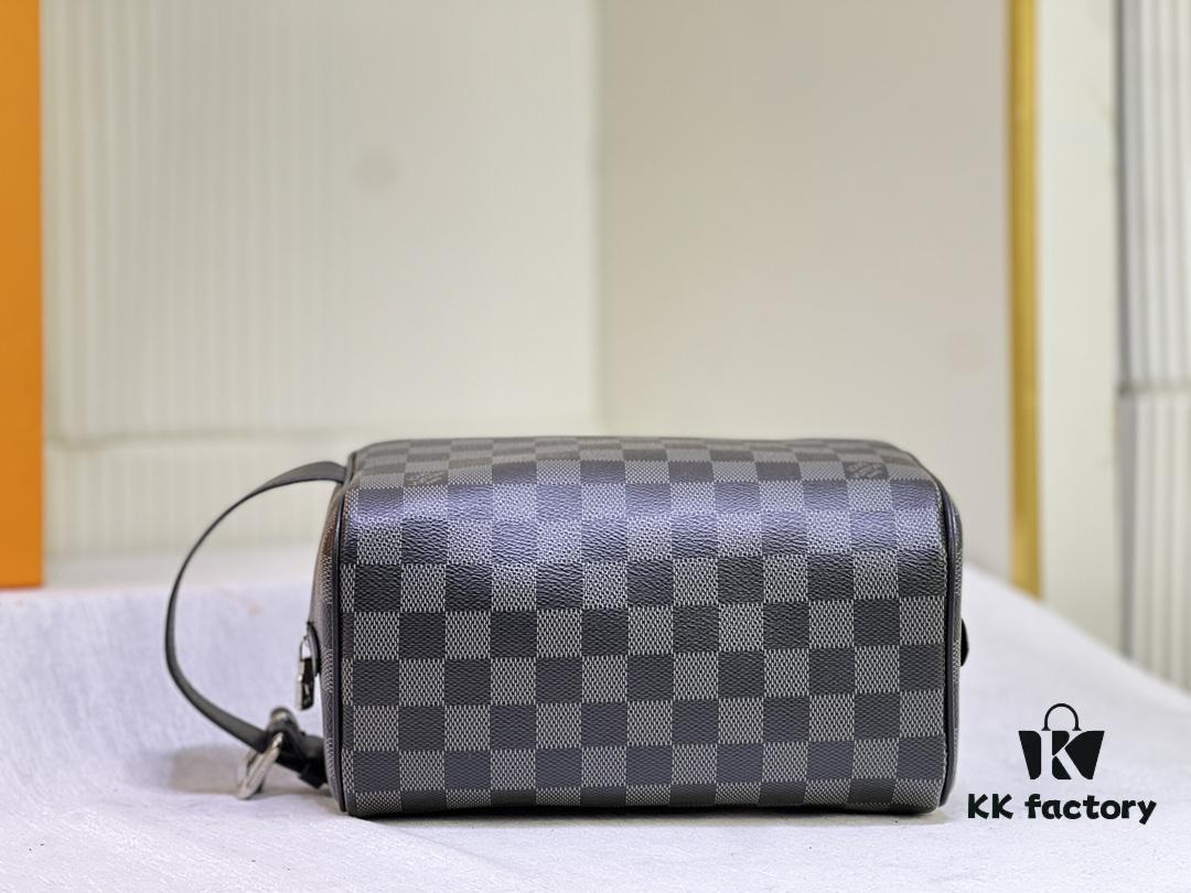 Exclusive Real Photo M83113 Black Flower M83112 Aged Flower Brand New Locker Dopp Kit