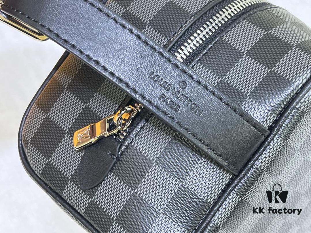 Exclusive Real Photo M83113 Black Flower M83112 Aged Flower Brand New Locker Dopp Kit