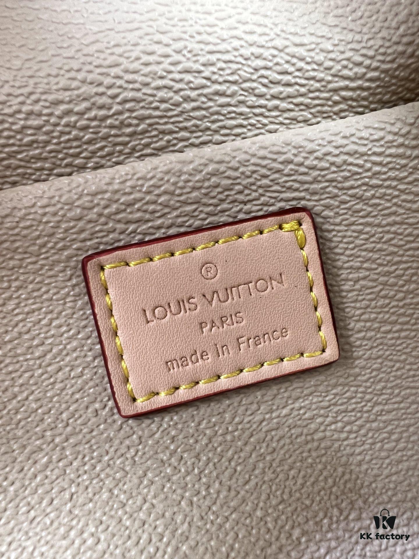 Exclusive Real Photo M83113 Black Flower M83112 Aged Flower Brand New Locker Dopp Kit