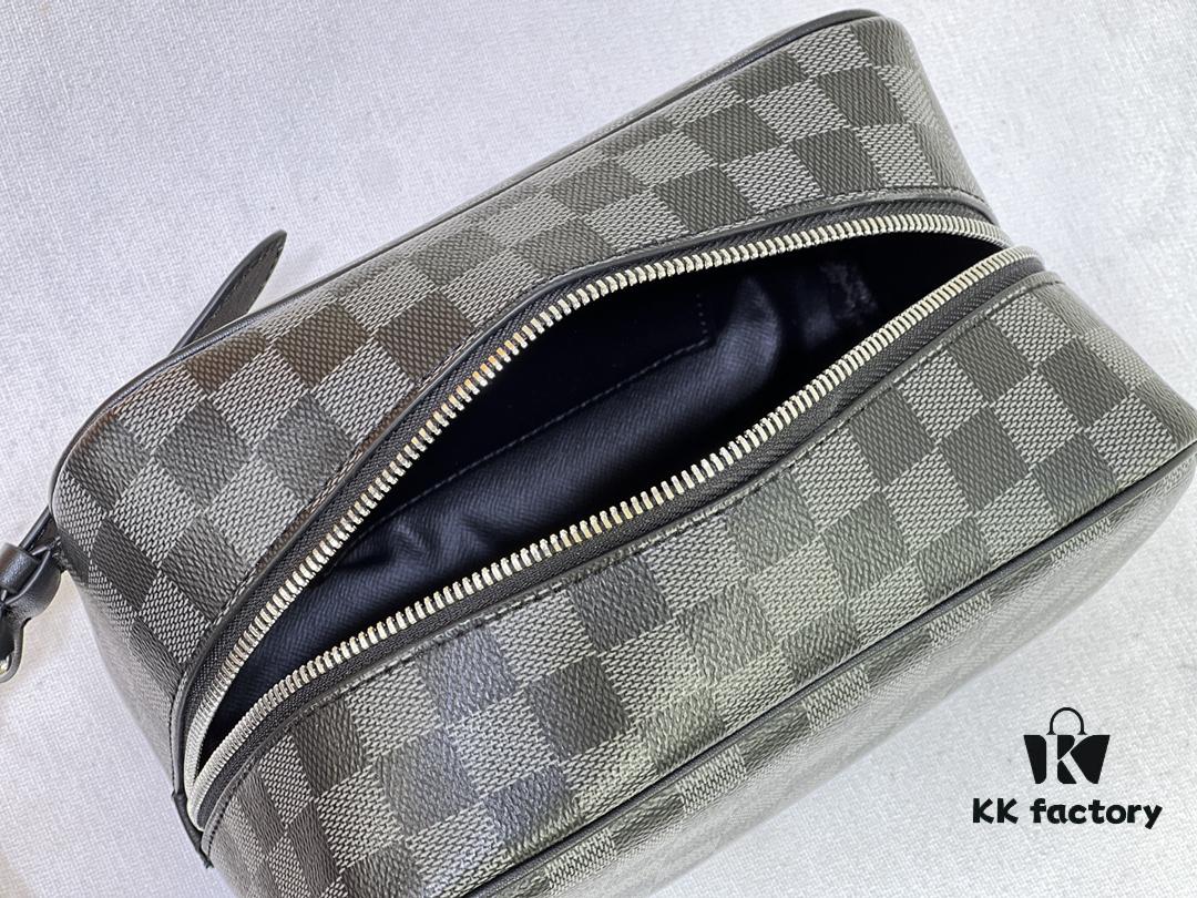 Exclusive Real Photo M83113 Black Flower M83112 Aged Flower Brand New Locker Dopp Kit