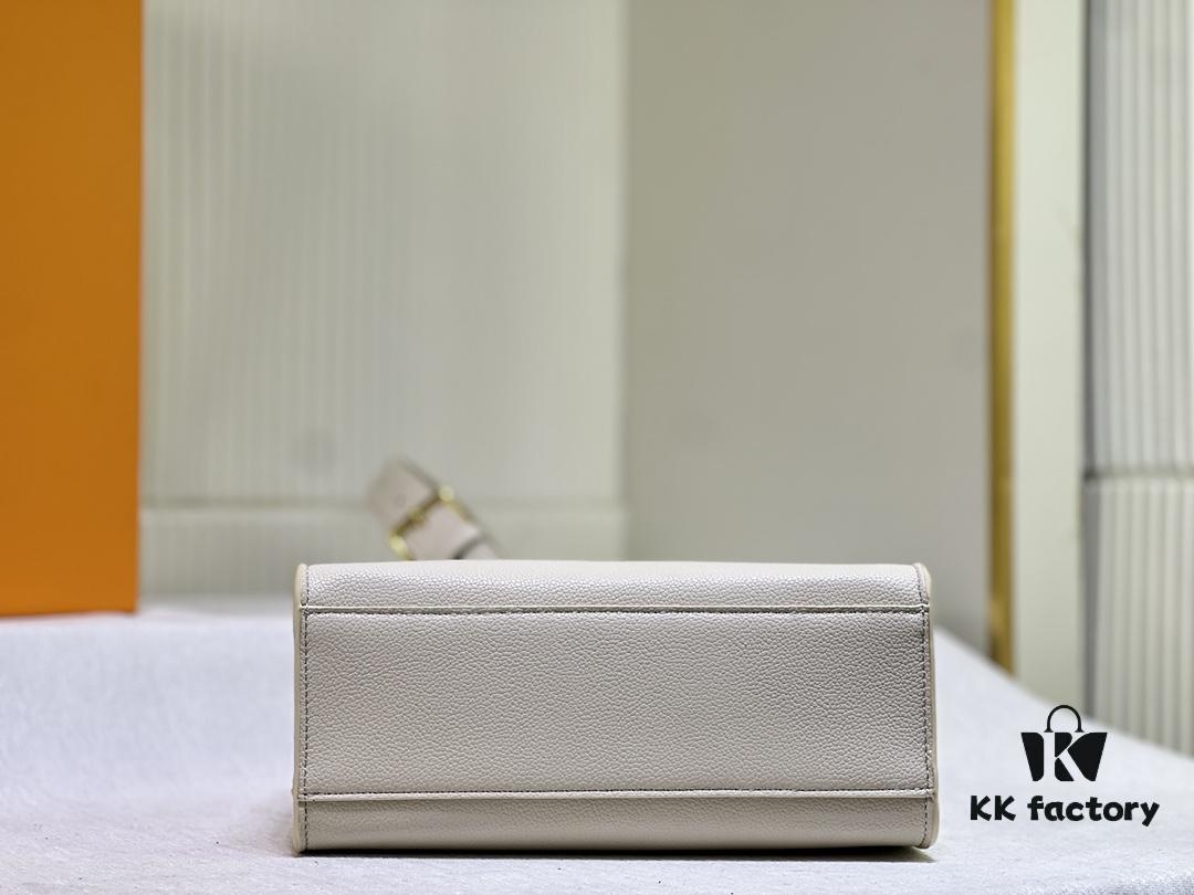 M22311 Black M23637 Beige Top-Quality Original Stock The Lock & Go Handbag Expresses Contemporary Style Through Fashion-Forward Design and Refined Details