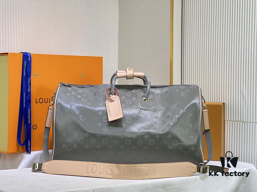 New Arrival 😍😍 High-End Quality 👍 Original Keepall 50 Travel Duffel Bag, Special Edition Design Inspired by the 2018-19 Men's Fashion Show. Grey Monogram Titanium Canvas Body with Natural Cowhide Trims, Textile Handles and Detachable Leather Shoulder Strap Embossed with Louis Vuitton Logo. Model No.: 43886 43885 Size: 50x29x23