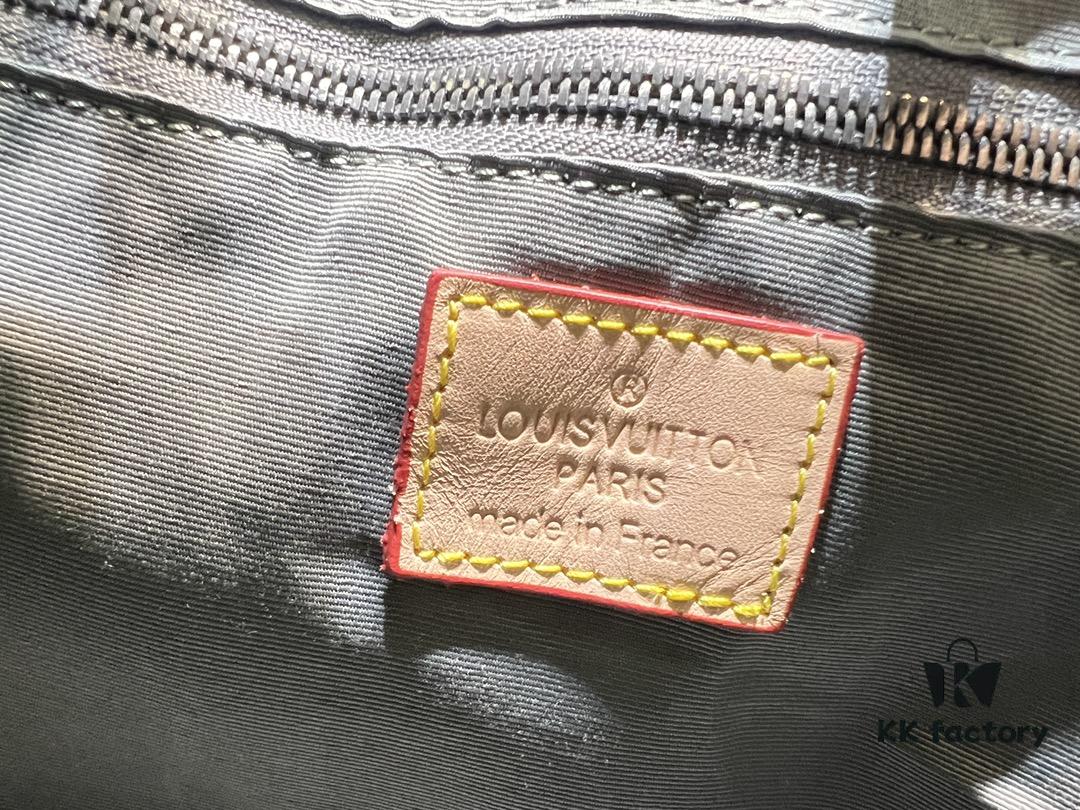 New Arrival 😍😍 High-End Quality 👍 Original Keepall 50 Travel Duffel Bag, Special Edition Design Inspired by the 2018-19 Men's Fashion Show. Grey Monogram Titanium Canvas Body with Natural Cowhide Trims, Textile Handles and Detachable Leather Shoulder Strap Embossed with Louis Vuitton Logo. Model No.: 43886 43885 Size: 50x29x23