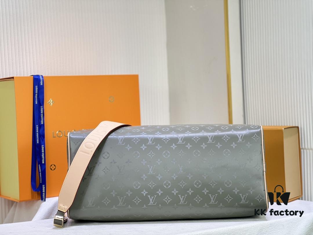 New Arrival 😍😍 High-End Quality 👍 Original Keepall 50 Travel Duffel Bag, Special Edition Design Inspired by the 2018-19 Men's Fashion Show. Grey Monogram Titanium Canvas Body with Natural Cowhide Trims, Textile Handles and Detachable Leather Shoulder Strap Embossed with Louis Vuitton Logo. Model No.: 43886 43885 Size: 50x29x23