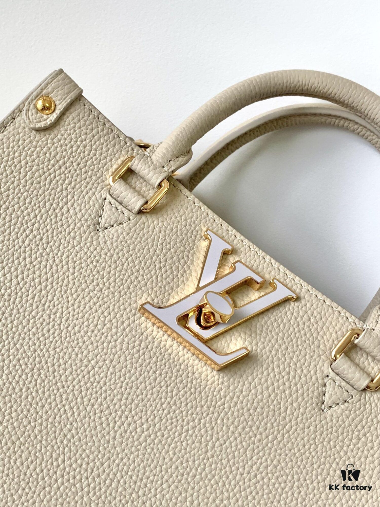 M23437 Beige M22311 Black M23637 Off-White Top-Quality Original Surplus Lock & Go Handbag