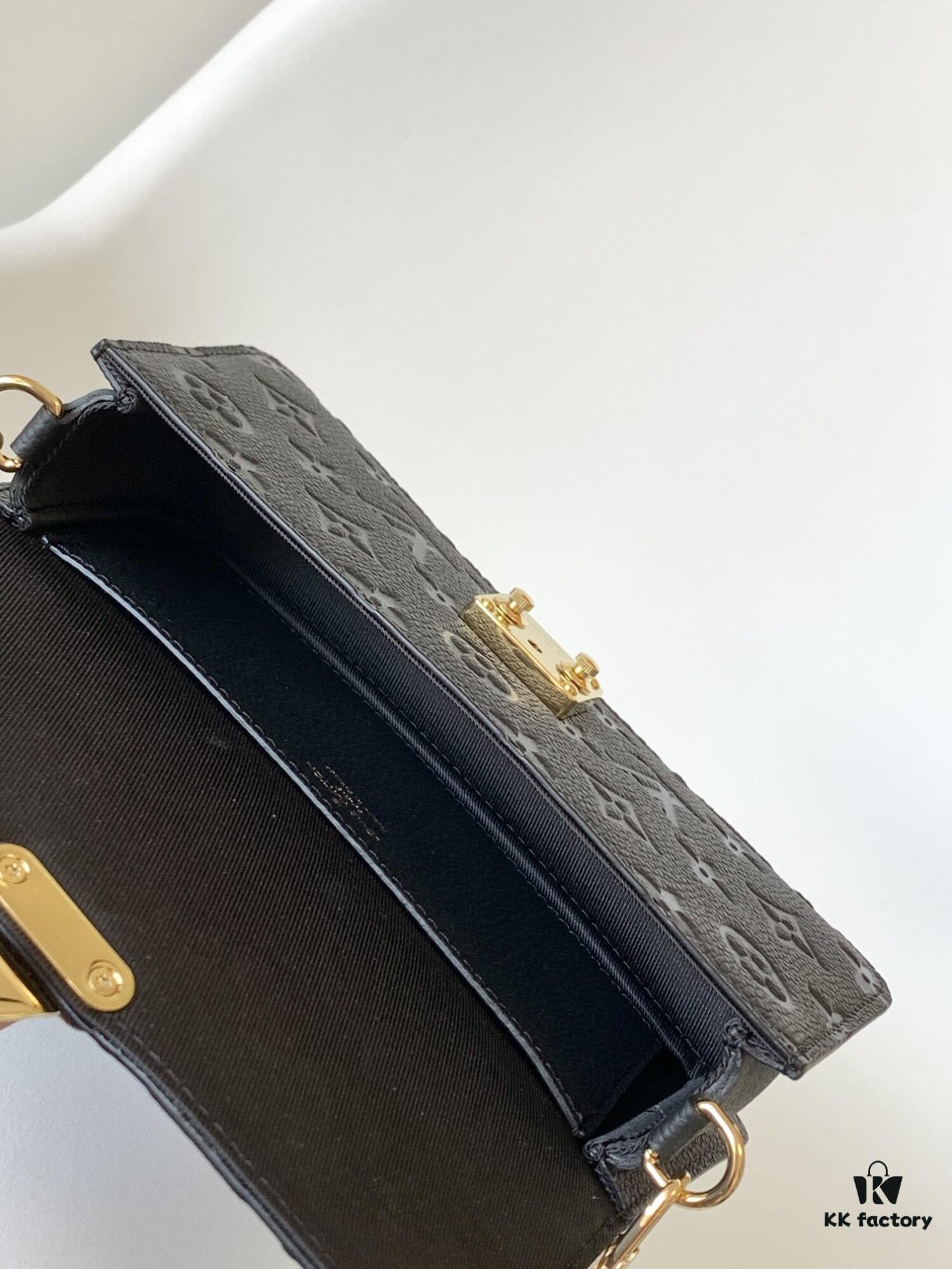 Wallet On Chain Metis Chain Bag in Black M82637 and White M82836