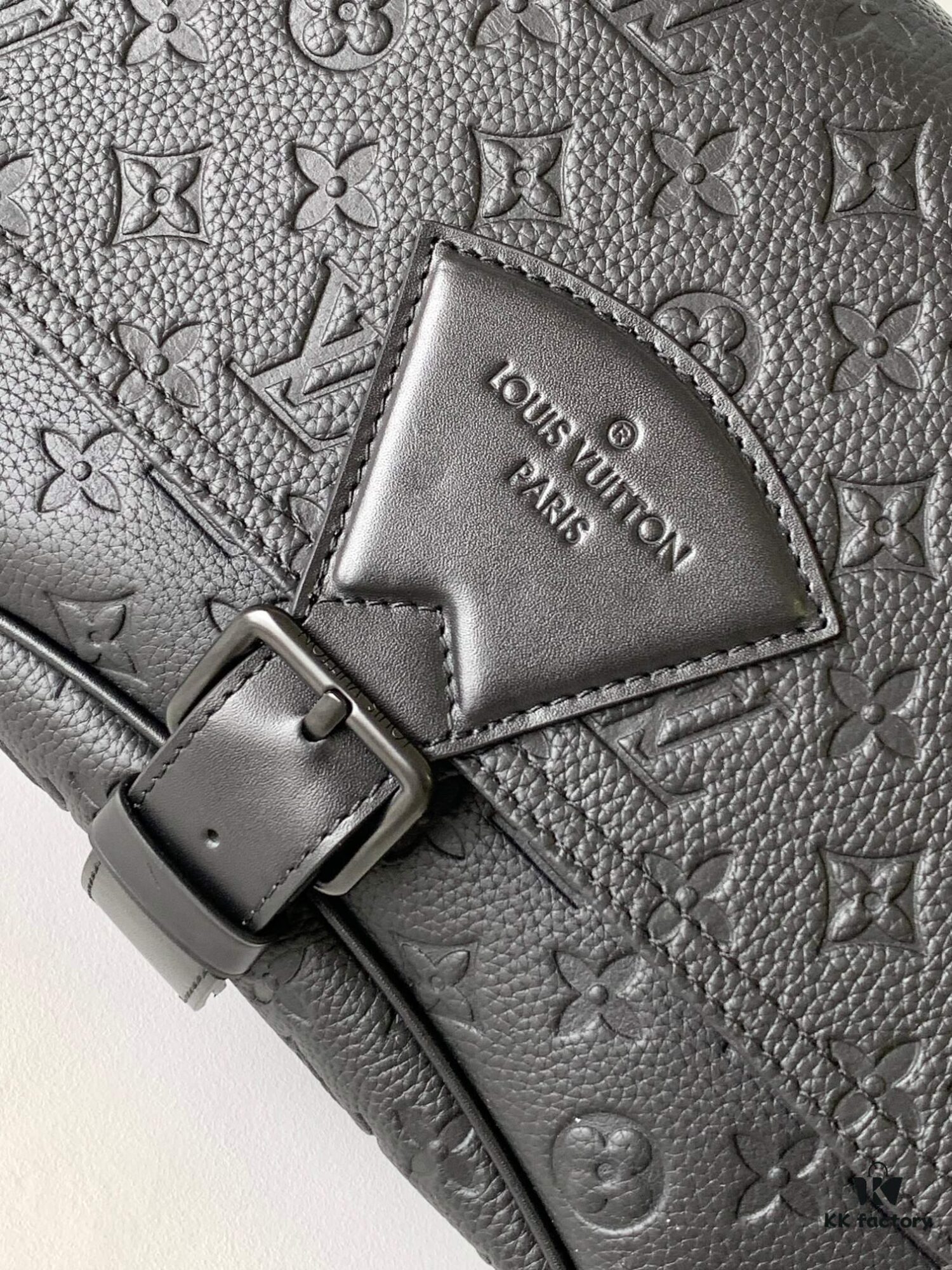 69305da7f09edb6de4c4ffea Top Quality Original Order M46685 Embossed M46685 Black Flower Men's Mailbag Montsouris Messenger Bag