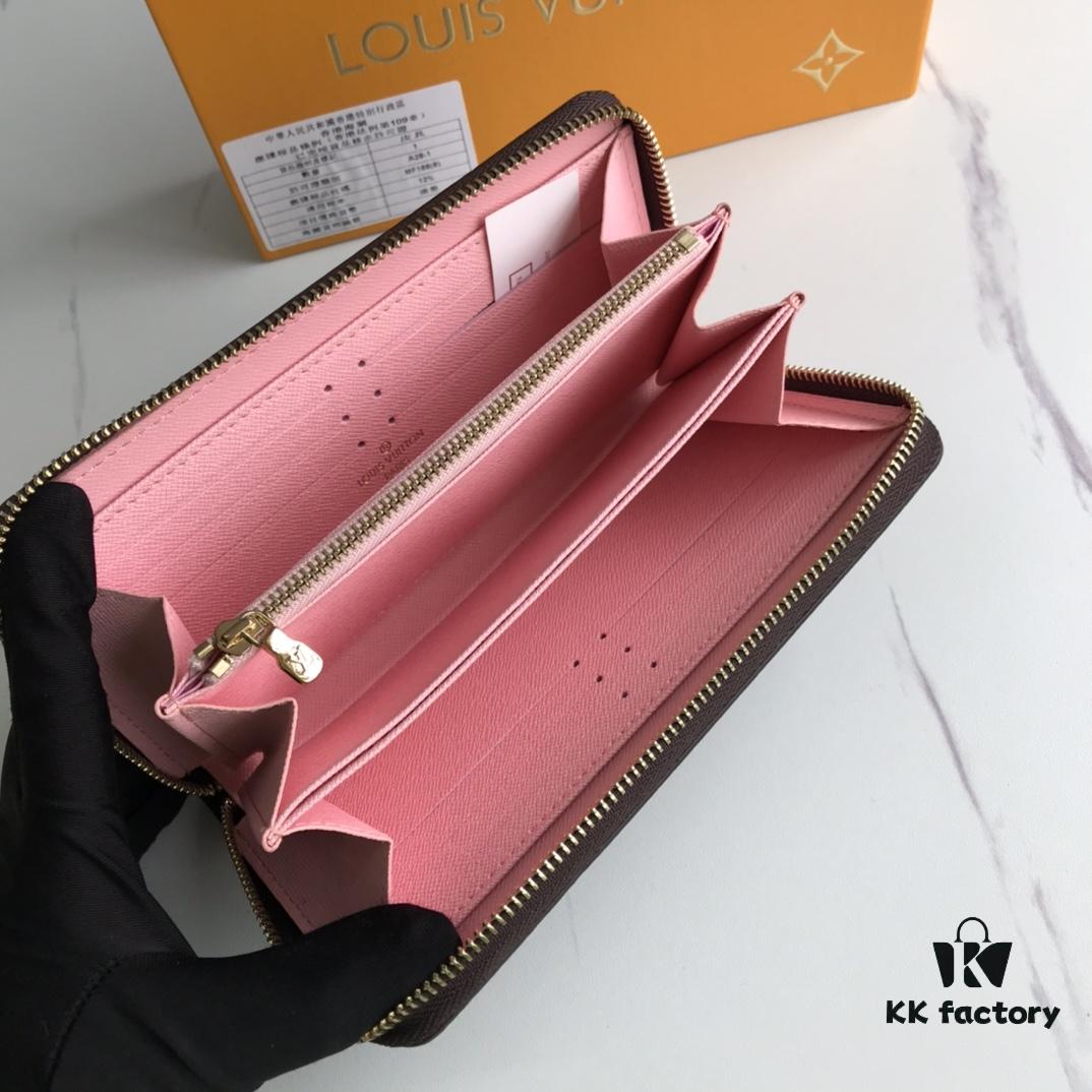 M60017 Interior Colorway Zippy Wallet