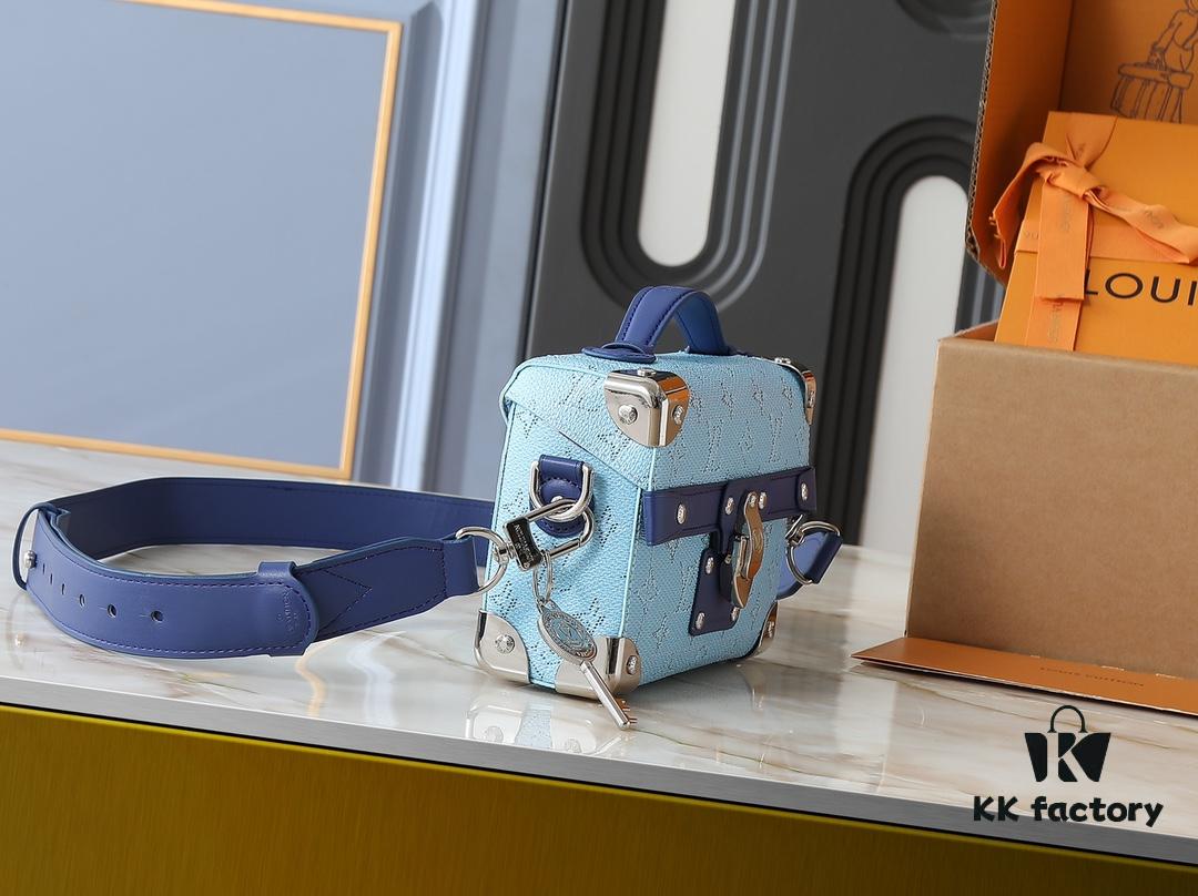 Upgraded Original M15035 Orchid M13871 Embossed Black M11743 Black Flower M11516 Black M11535 Vintage Flower M12686 This Soul Trunk Handbag, Crafted by Pharrell Williams, Features a Textured Grain Finish in Durable LV Colorado Calfskin