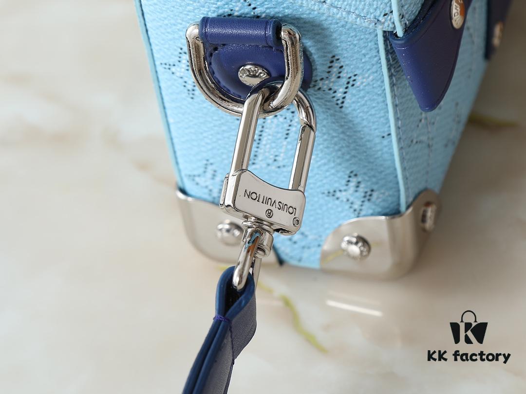 Upgraded Original M15035 Orchid M13871 Embossed Black M11743 Black Flower M11516 Black M11535 Vintage Flower M12686 This Soul Trunk Handbag, Crafted by Pharrell Williams, Features a Textured Grain Finish in Durable LV Colorado Calfskin