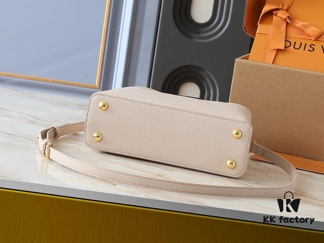 Guangzhou Goods Upgrade Original Version M12956 M12952 M14176 This Mini Capucines Bag Features Luxurious Taurillon Cowhide Leather in a Refined Seasonal Hue, Accentuated with Shining Metal Hardware and the LV Initials as a Signature Detail. The Flap Can Be Worn Externally or Tucked Inside to Reveal a Well-Organized Interior, While the Zippered Pocket Offers Secure Storage for Valuables. The Detachable and Adjustable Shoulder Strap Allows for Versatile Carrying Options. Dimensions: 27.0 x 17.3 x 9.0 cm (L x H x W)