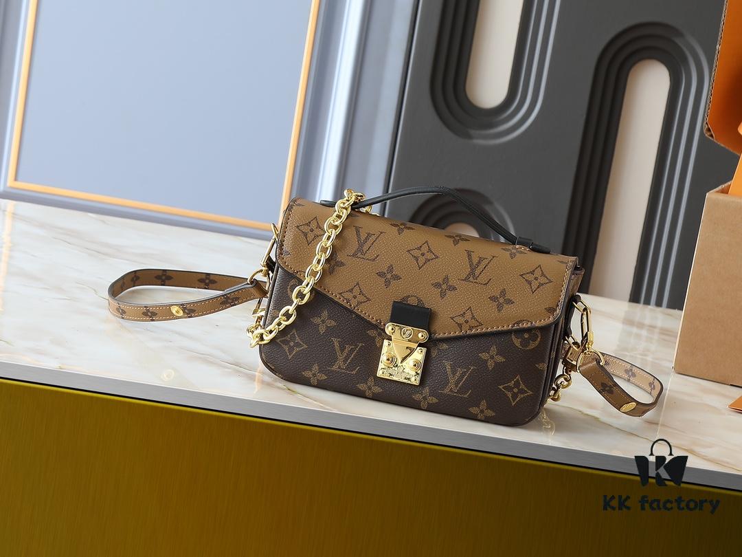 M46279 East West Métis Small Messenger Bag