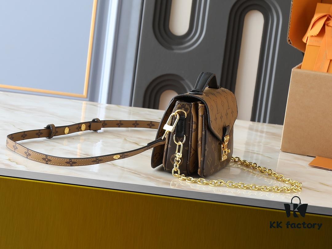 M46279 East West Métis Small Messenger Bag