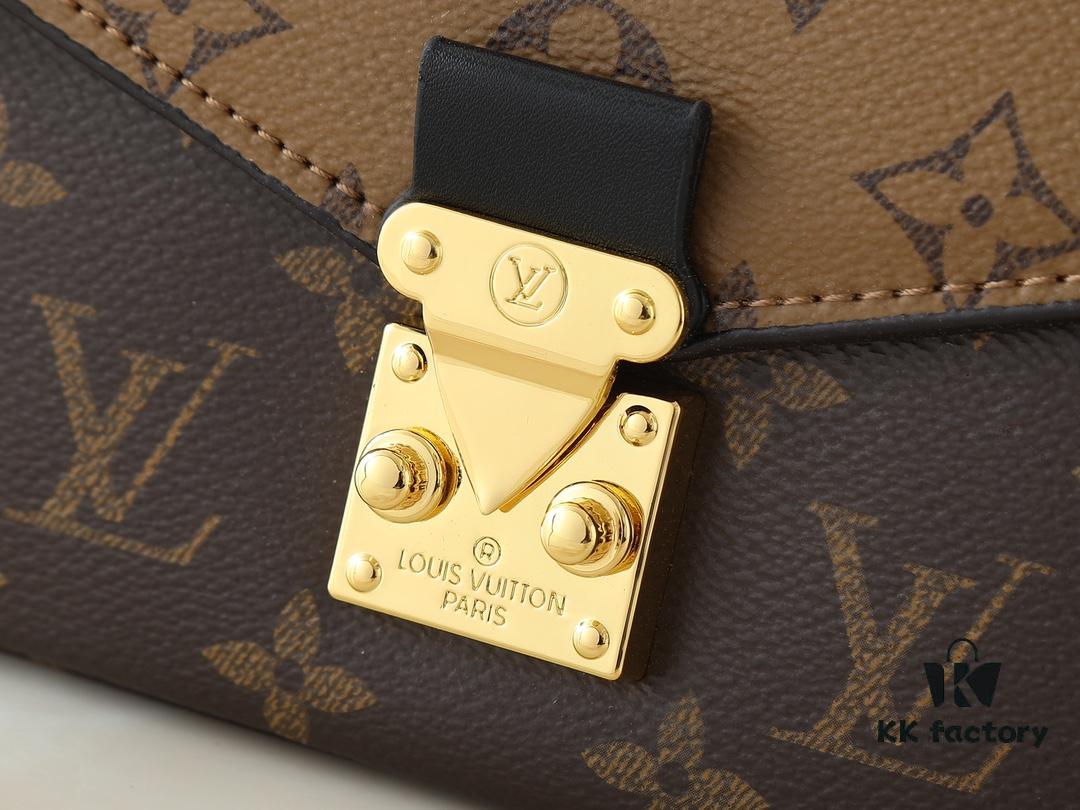 M46279 East West Métis Small Messenger Bag