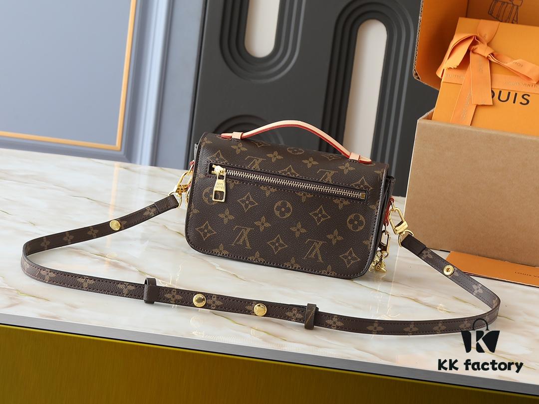 M46279 East West Métis Small Messenger Bag