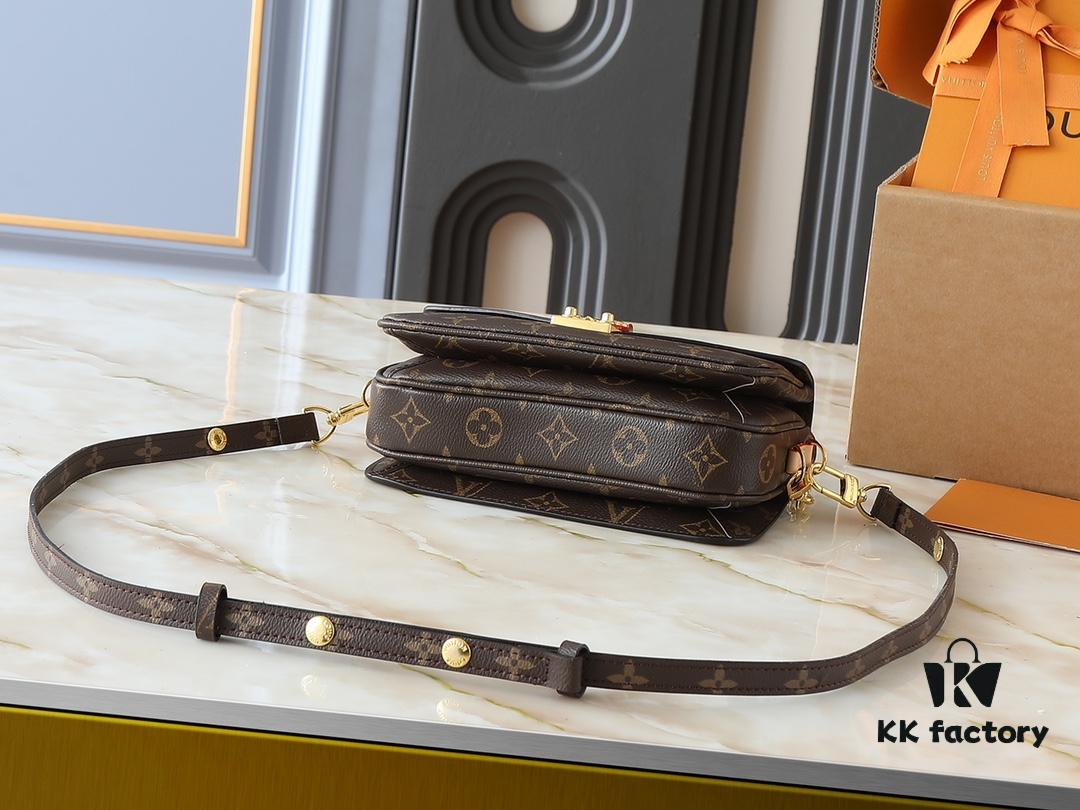 M46279 East West Métis Small Messenger Bag