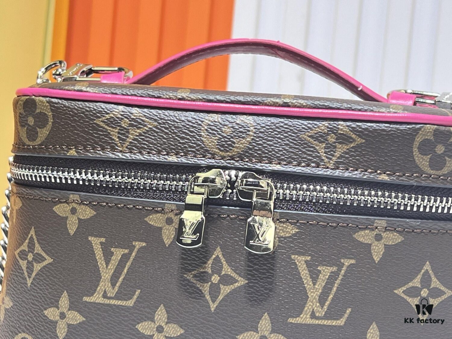 M44495 Nice Mini Cosmetic Case