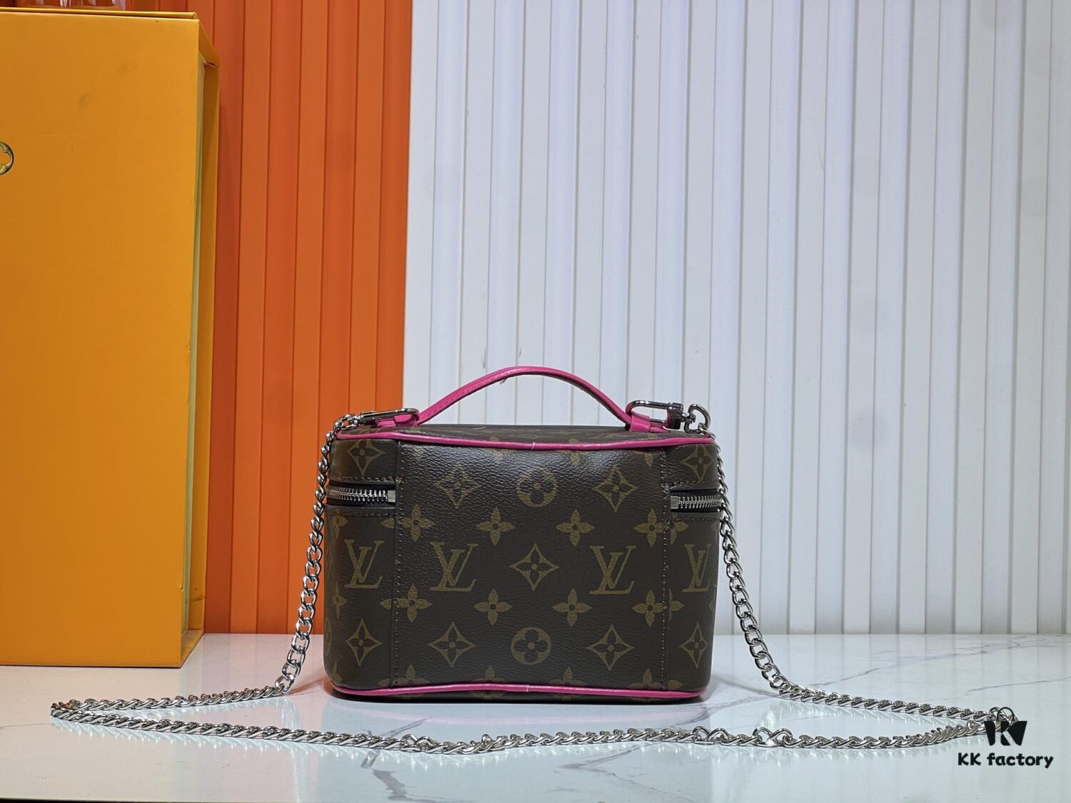 M44495 Nice Mini Cosmetic Case