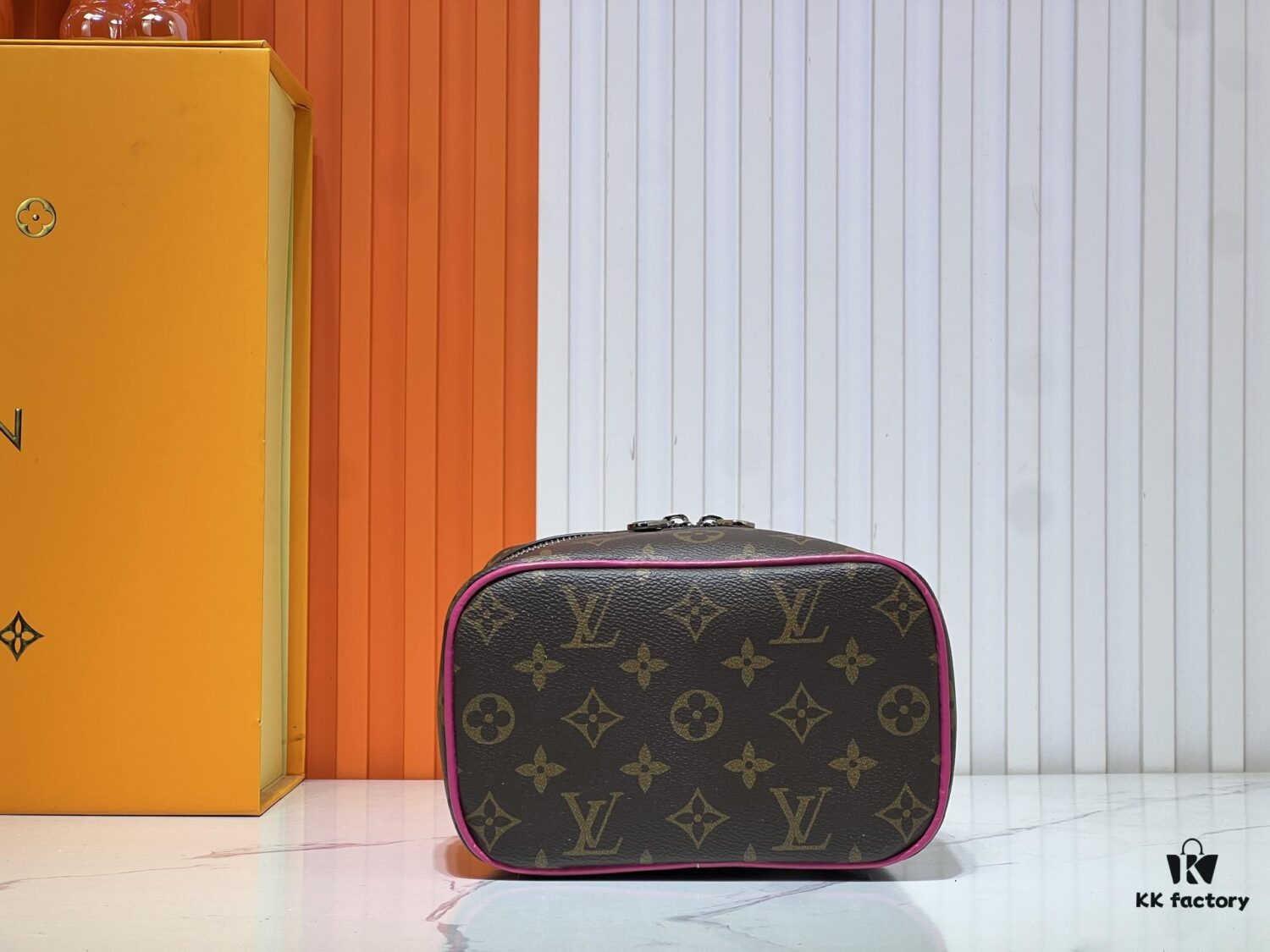 M44495 Nice Mini Cosmetic Case