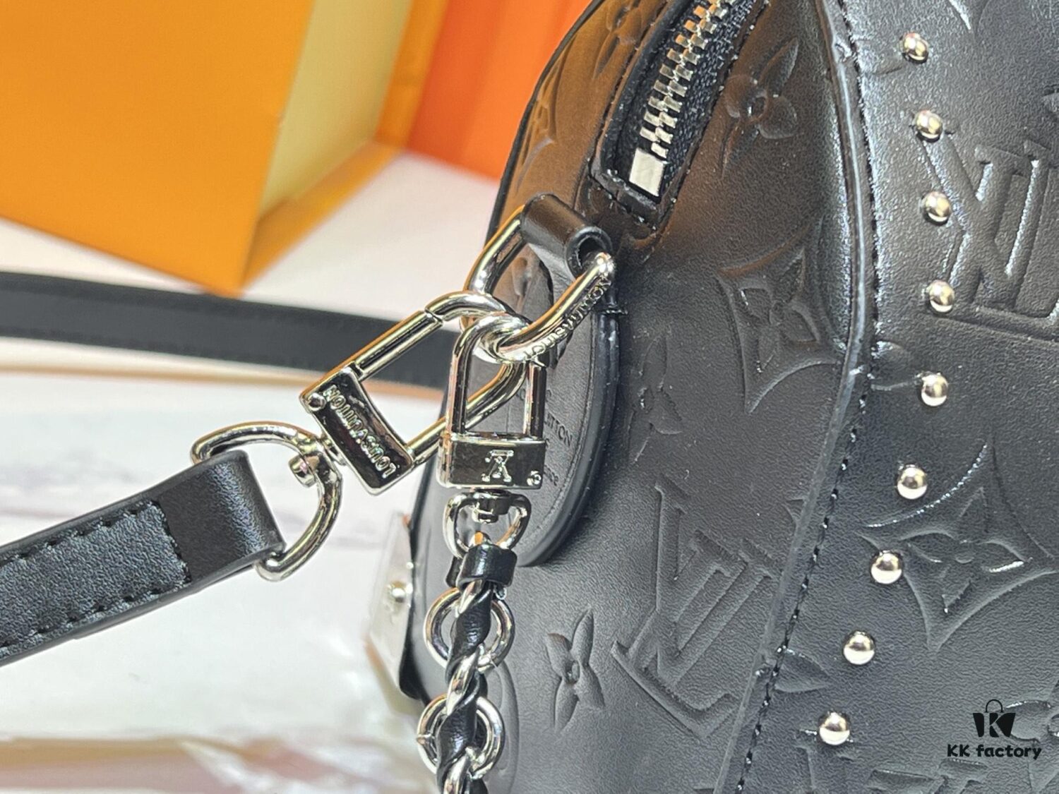 Upgraded Original M46881 LV Pillow This Season's Louis Vuitton Runway Piece