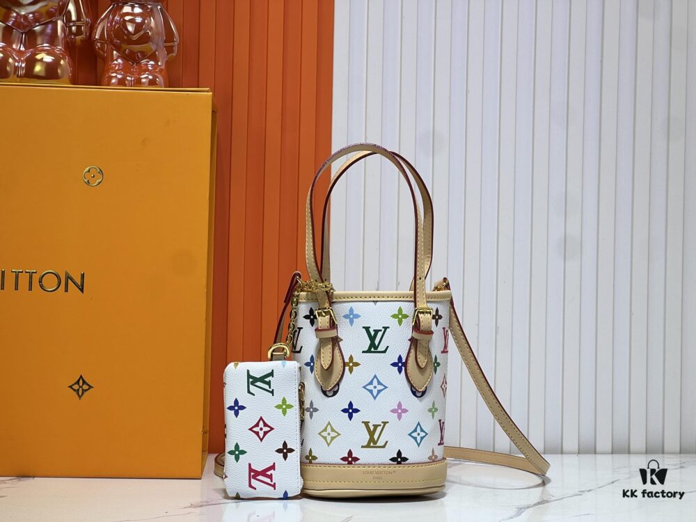 M81489 M13619 Lv➰ Longshang Village White Tricolor Upgrade Nano Bucket Bag