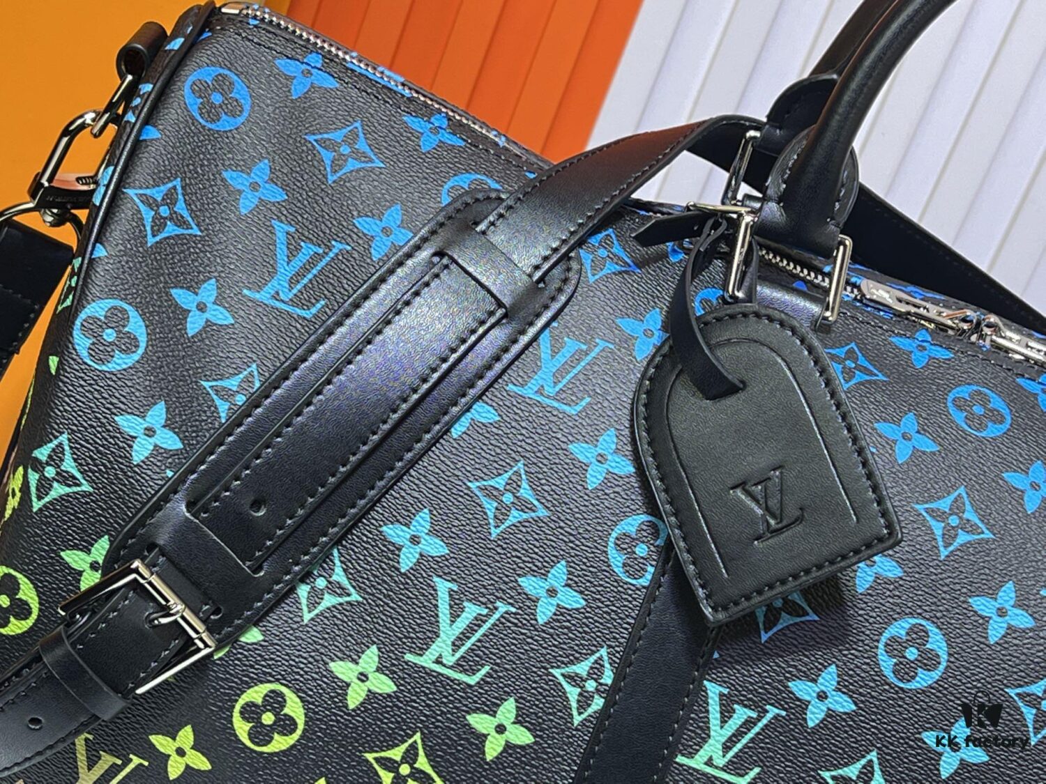 New Arrival M13745 41416 Gradient Tricolor Series LV2025 Spring/Summer Collection x Takashi Murakami Collaboration