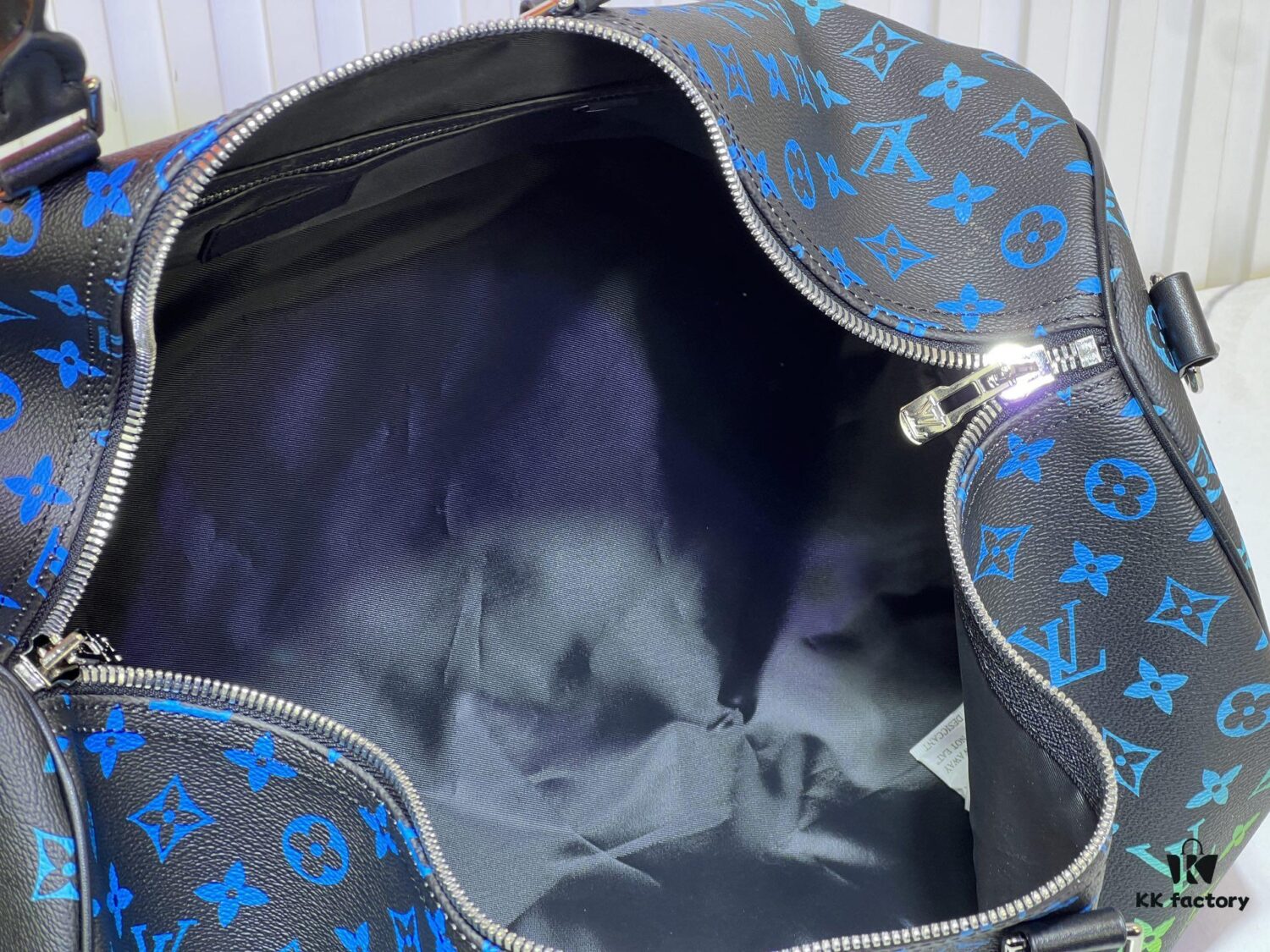 New Arrival M13745 41416 Gradient Tricolor Series LV2025 Spring/Summer Collection x Takashi Murakami Collaboration